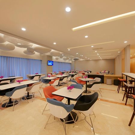 Holiday Inn Express Zhengzhou Zhengdong By Ihg エクステリア 写真