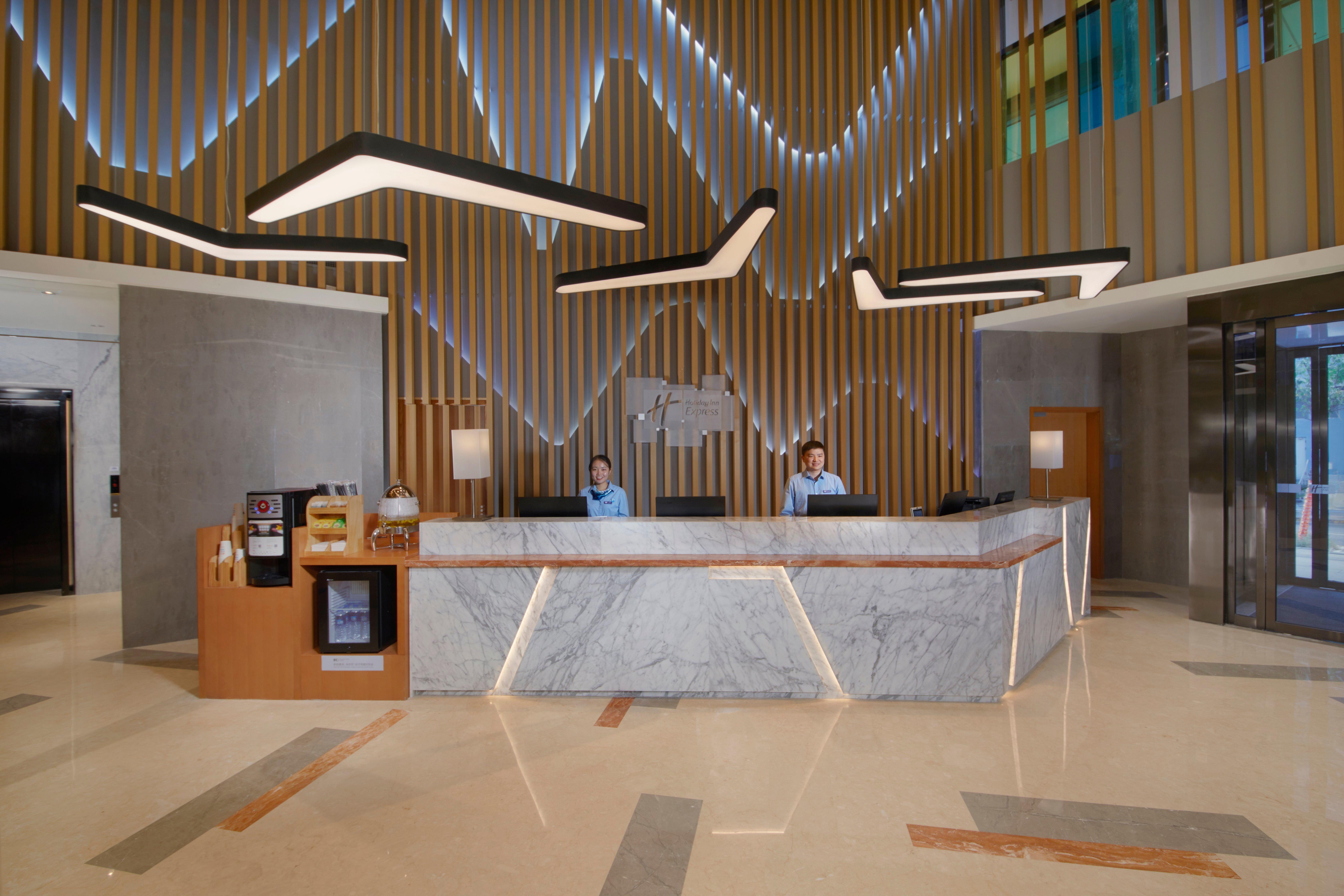 Holiday Inn Express Zhengzhou Zhengdong By Ihg エクステリア 写真
