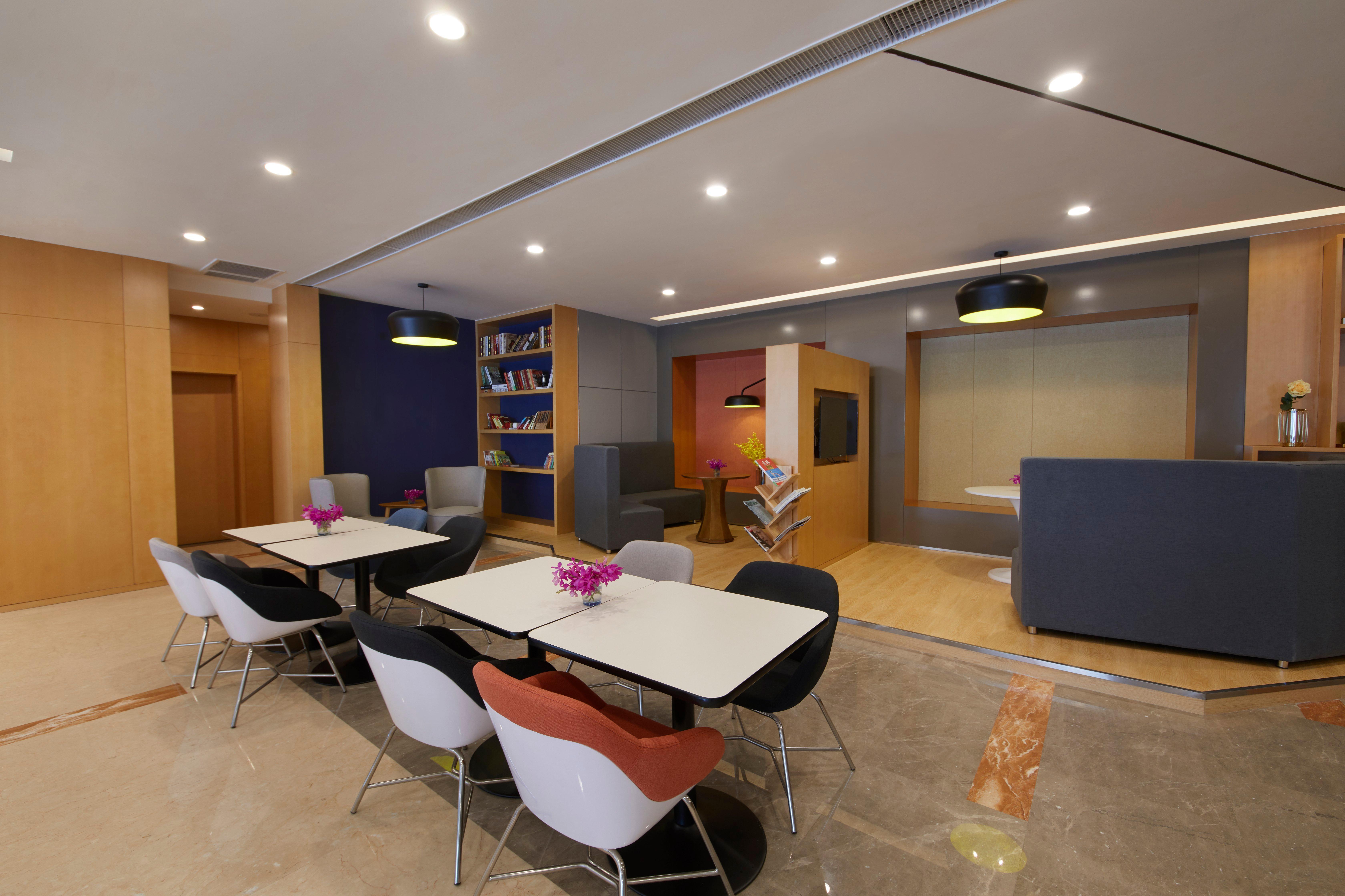 Holiday Inn Express Zhengzhou Zhengdong By Ihg エクステリア 写真