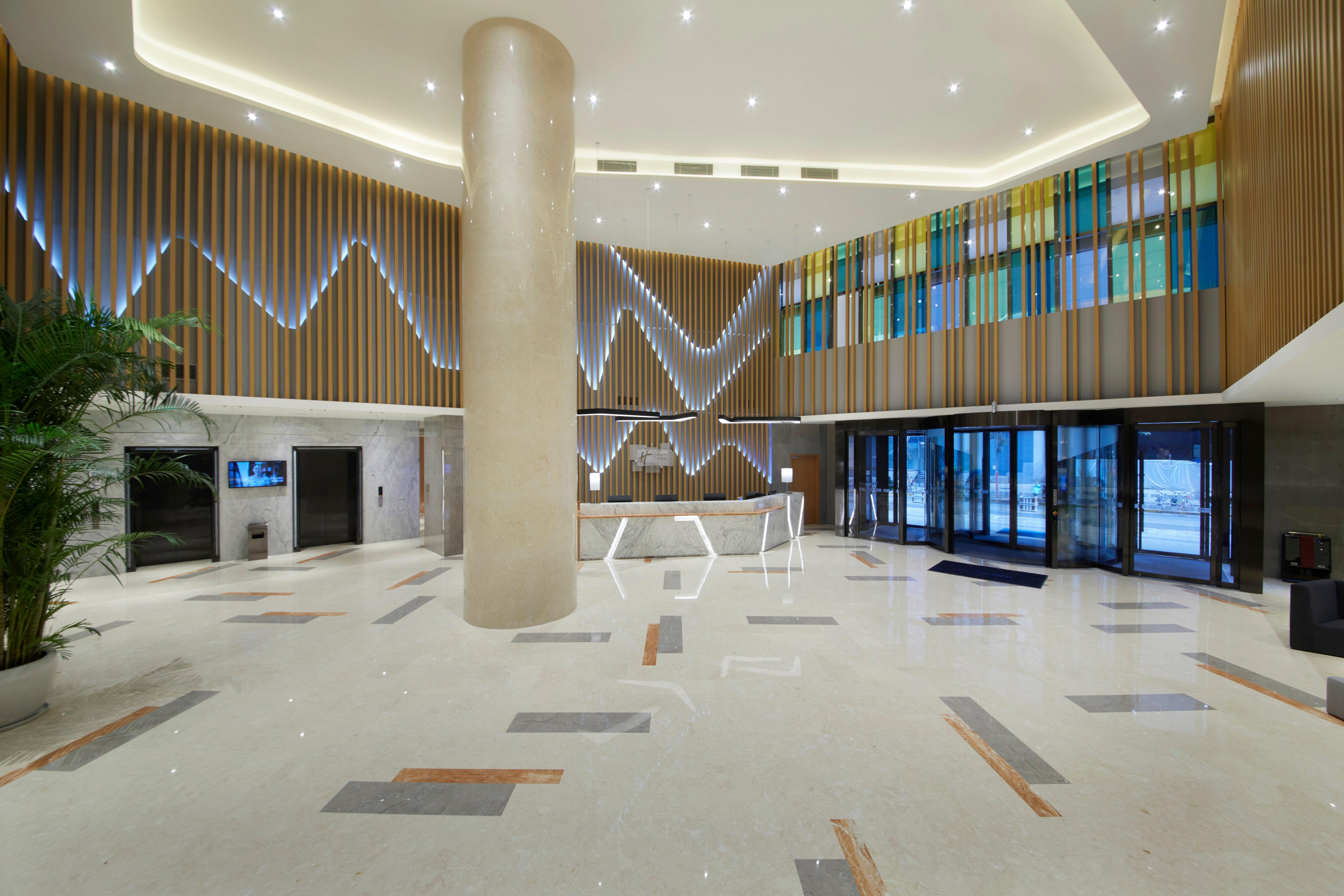 Holiday Inn Express Zhengzhou Zhengdong By Ihg エクステリア 写真