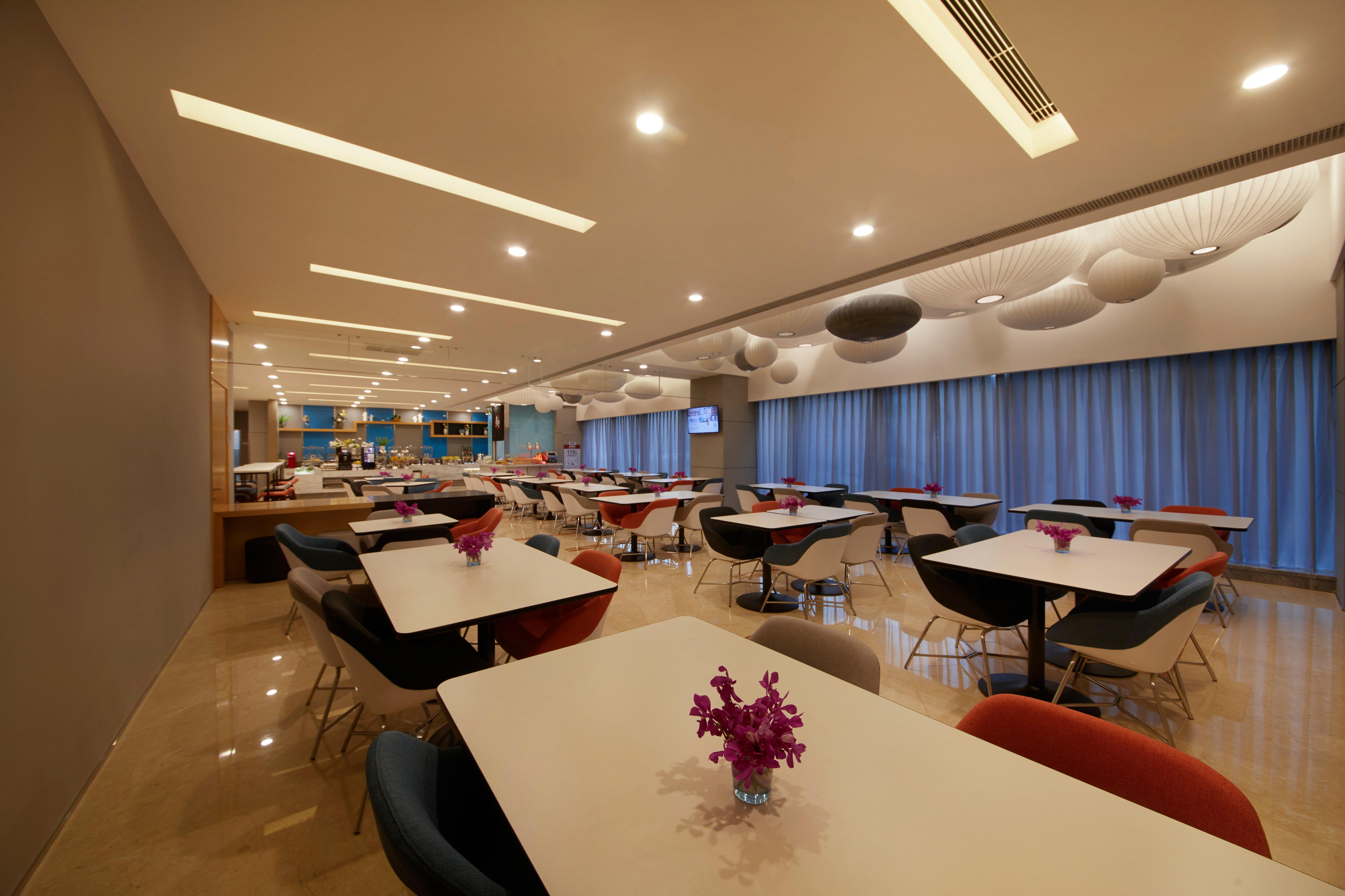 Holiday Inn Express Zhengzhou Zhengdong By Ihg エクステリア 写真
