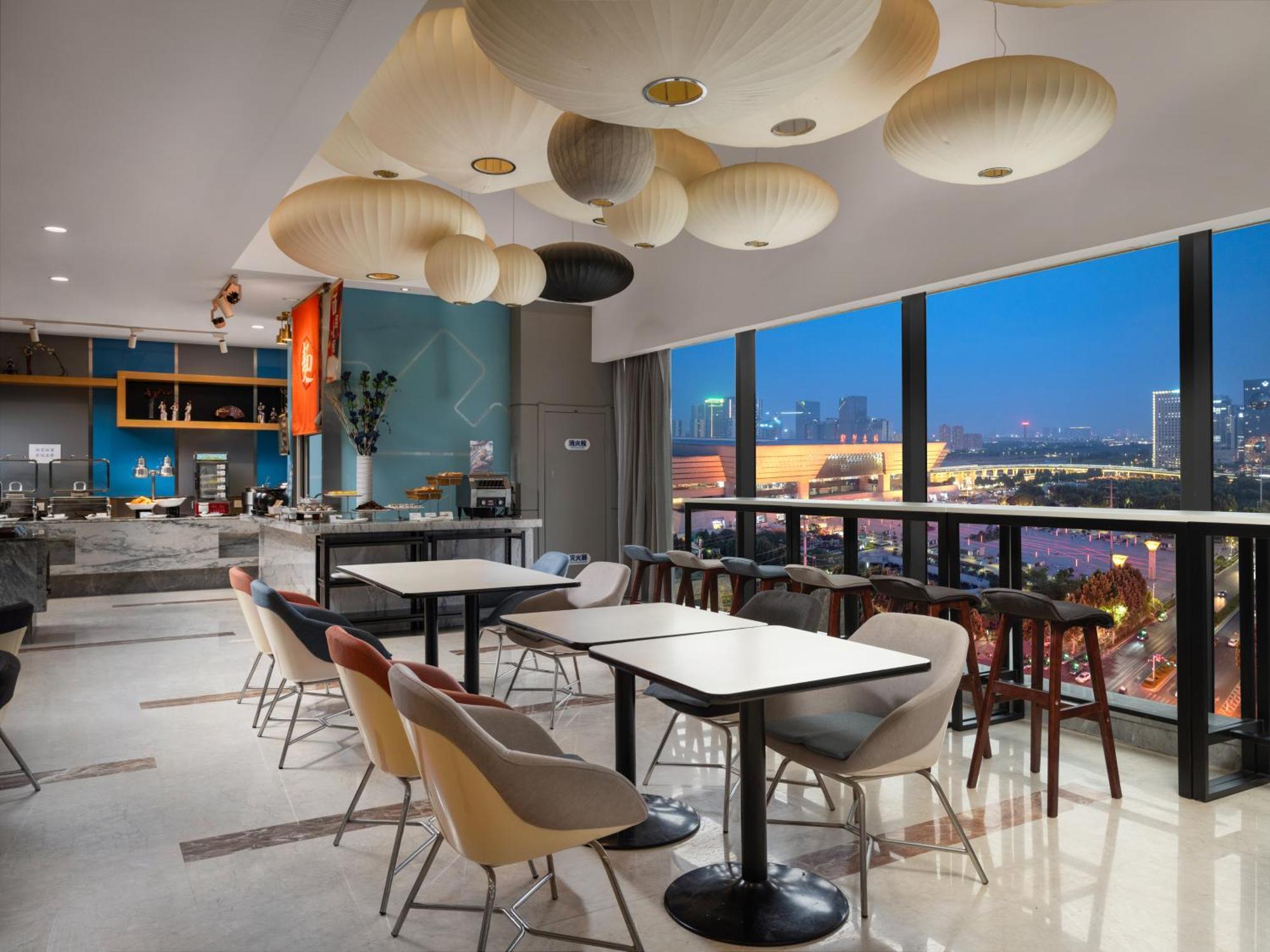 Holiday Inn Express Zhengzhou Zhengdong By Ihg エクステリア 写真