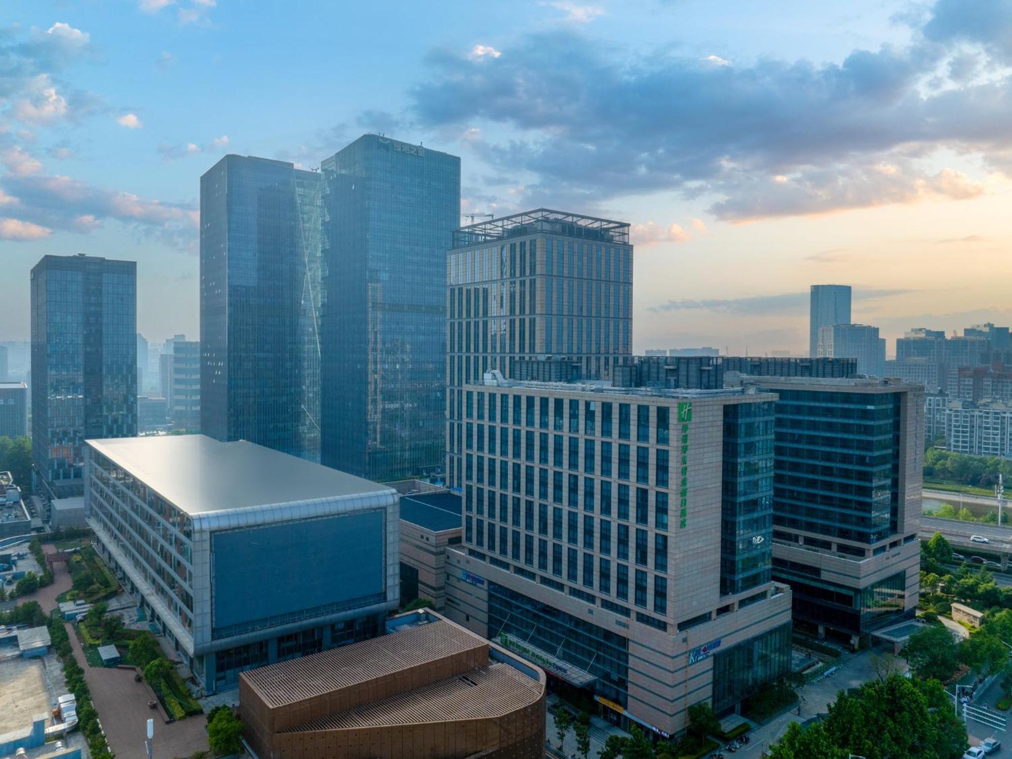 Holiday Inn Express Zhengzhou Zhengdong By Ihg エクステリア 写真