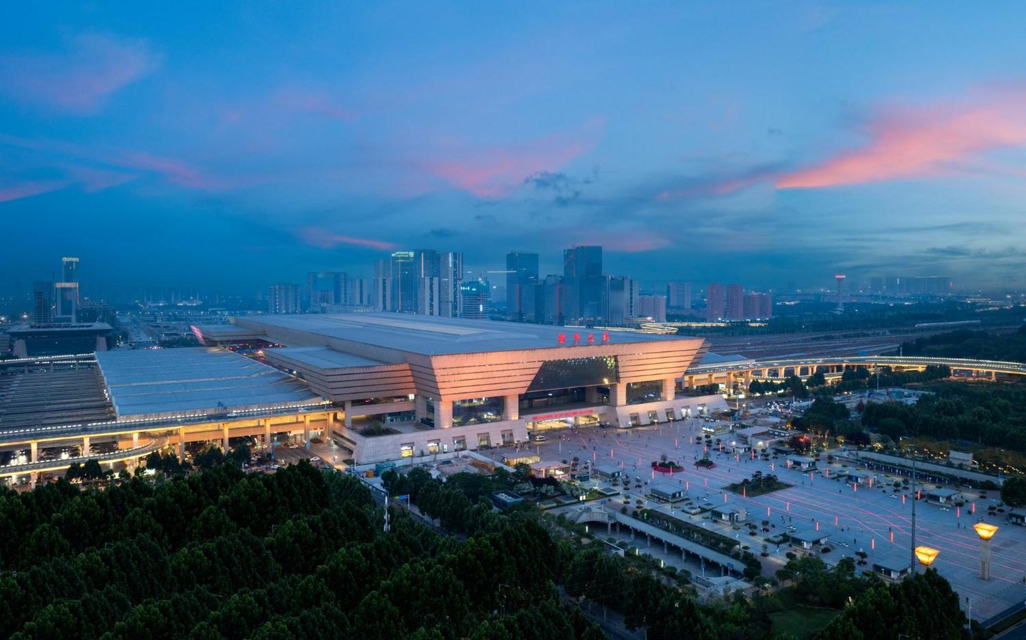 Holiday Inn Express Zhengzhou Zhengdong By Ihg エクステリア 写真